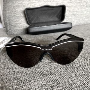 BRAND NEW Balenciaga shield sunglasses